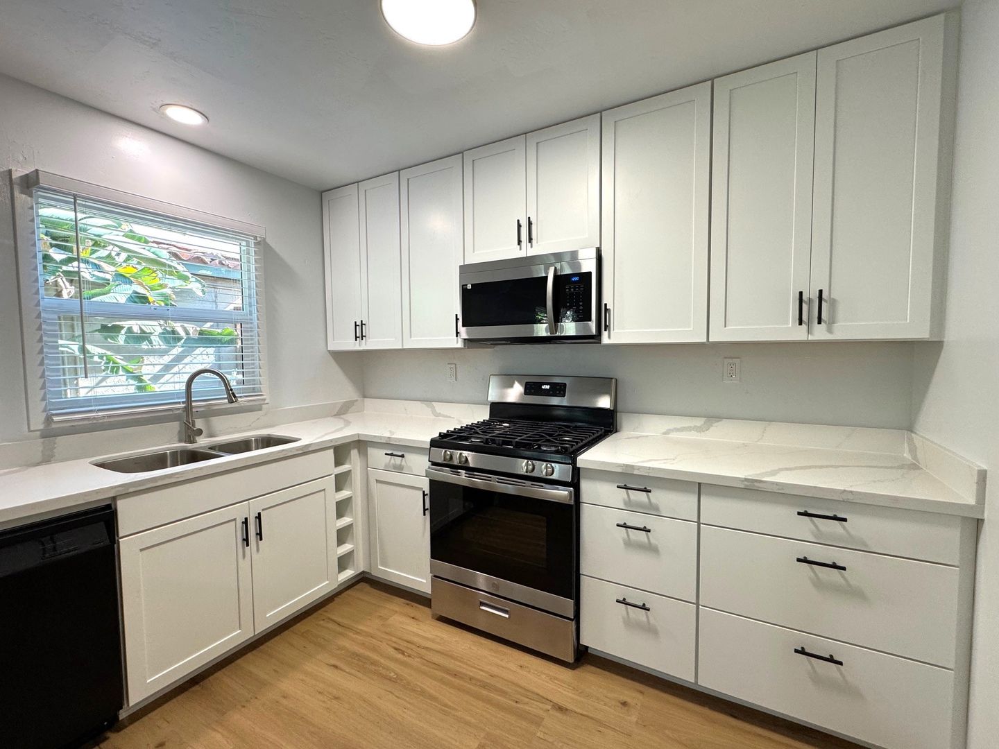 La Mesa Apartment: 4550-4560 Palm Ave. and