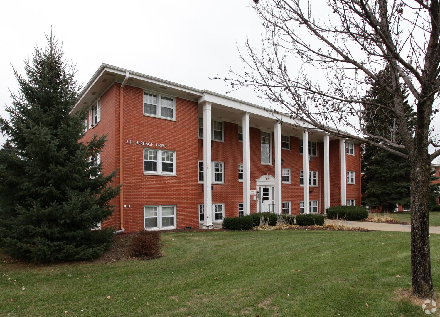 Edina Apartment: 3105 Heritage Drive