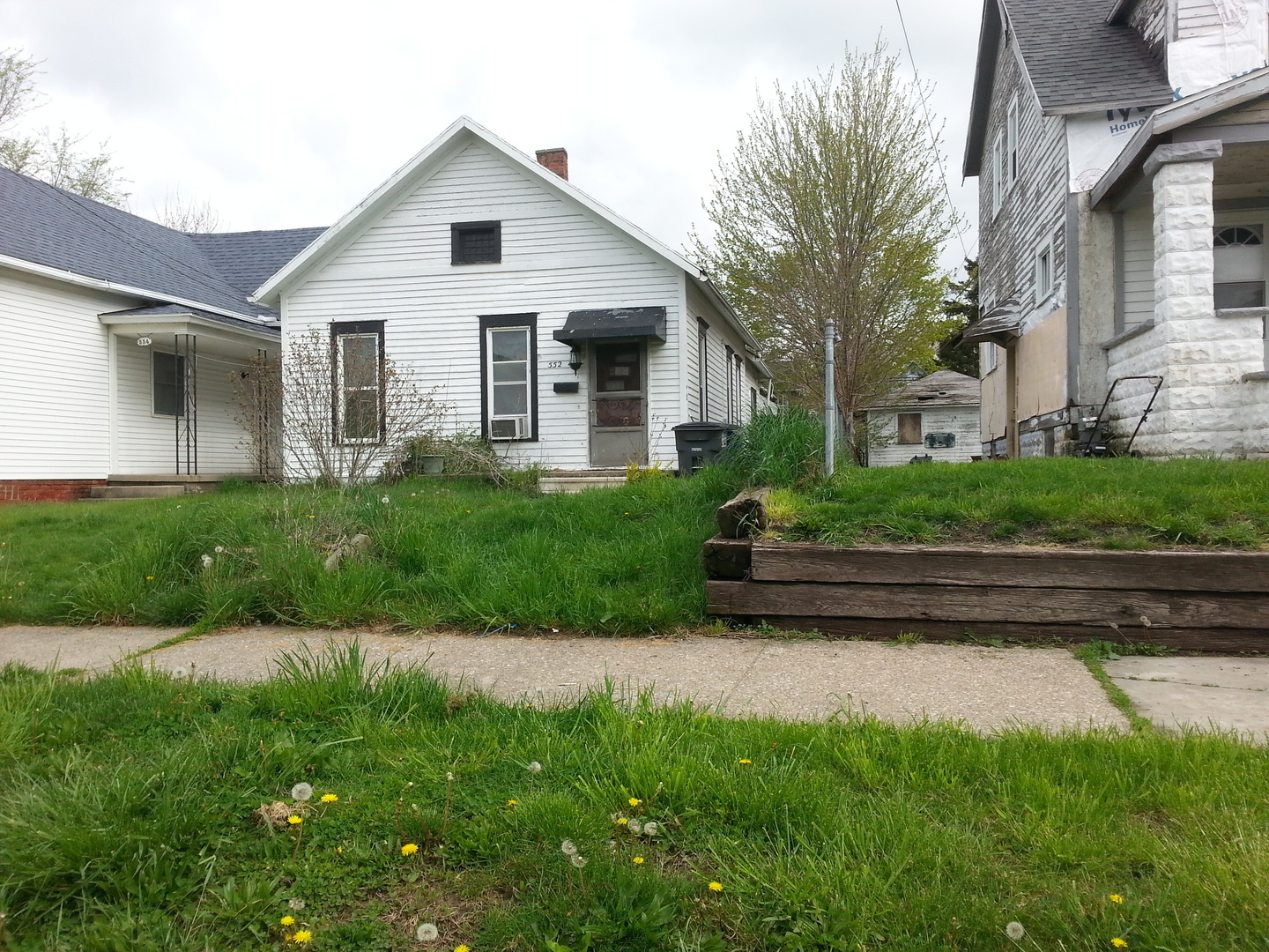 TOLEDO House: 552 ORCHARD ST.