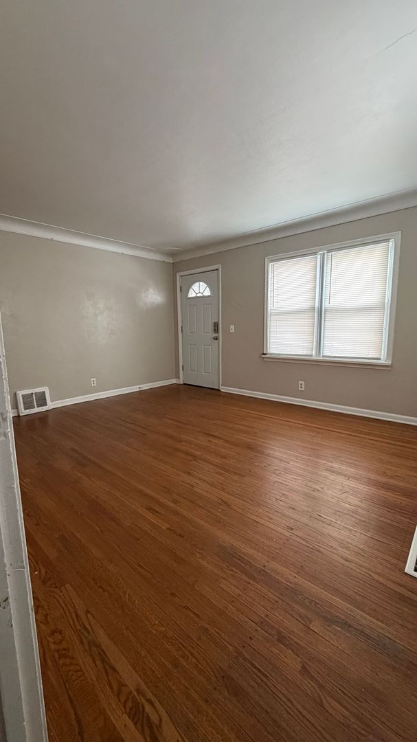 Toledo House: 2010 Kensington Rd.