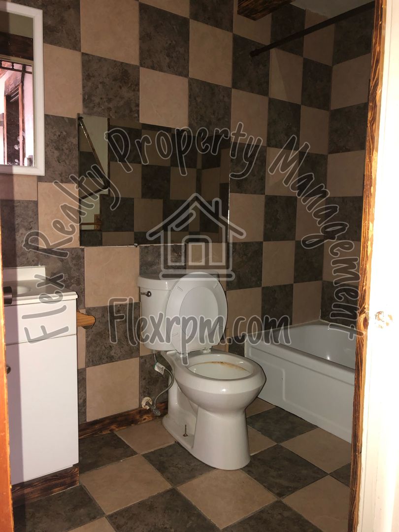 TOLEDO Apartment: 1112 BRONSON