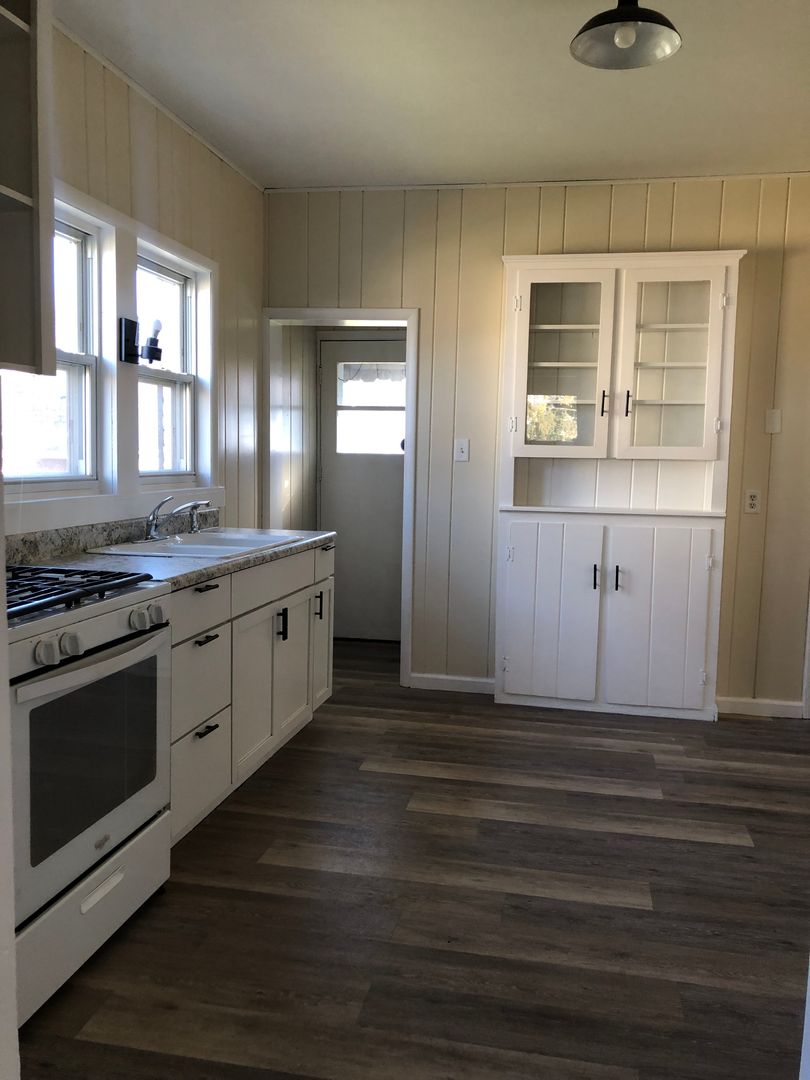 Toledo House: 1848 Genesee St