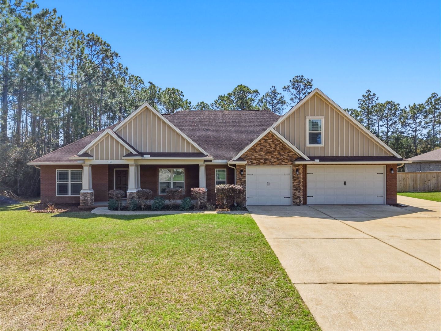 Navarre House: 7151 Reef St