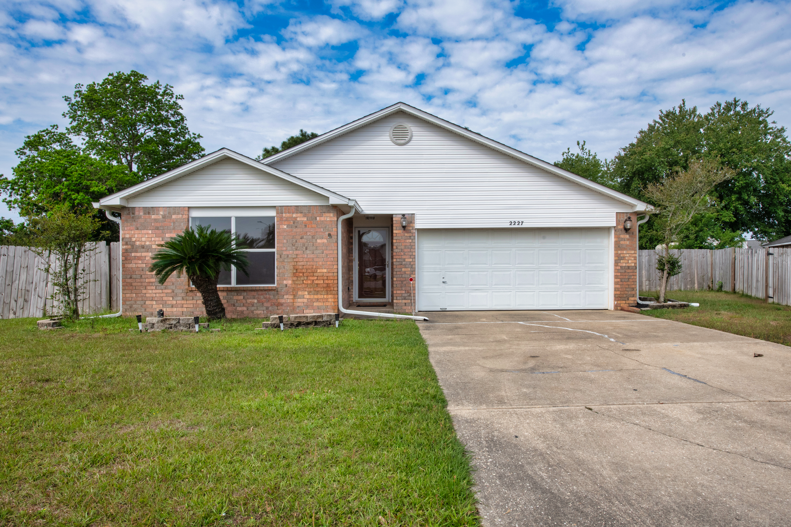 Navarre House: 2227 Parker Place Court