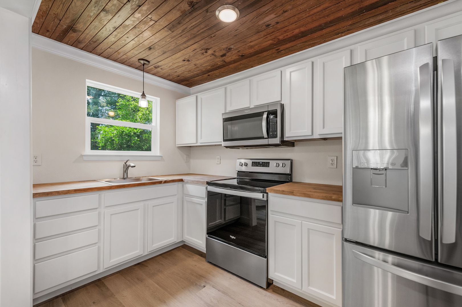 Pensacola House: 211 Broadmoor Ln