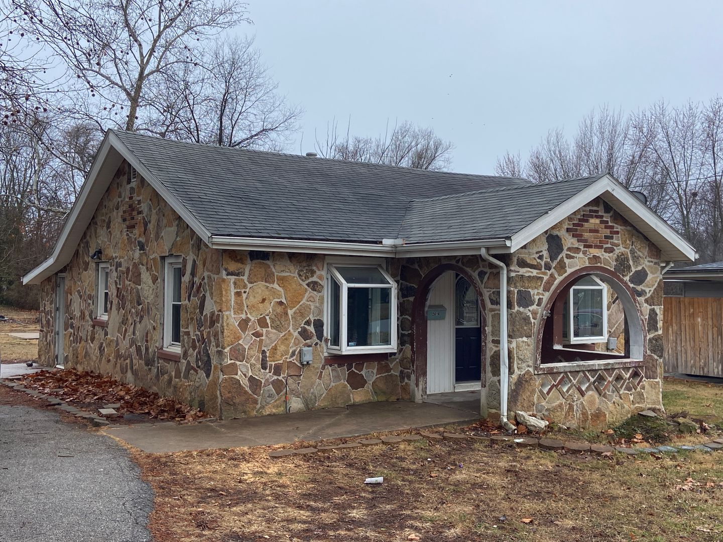 Springfield House: 2614 W Nichols St