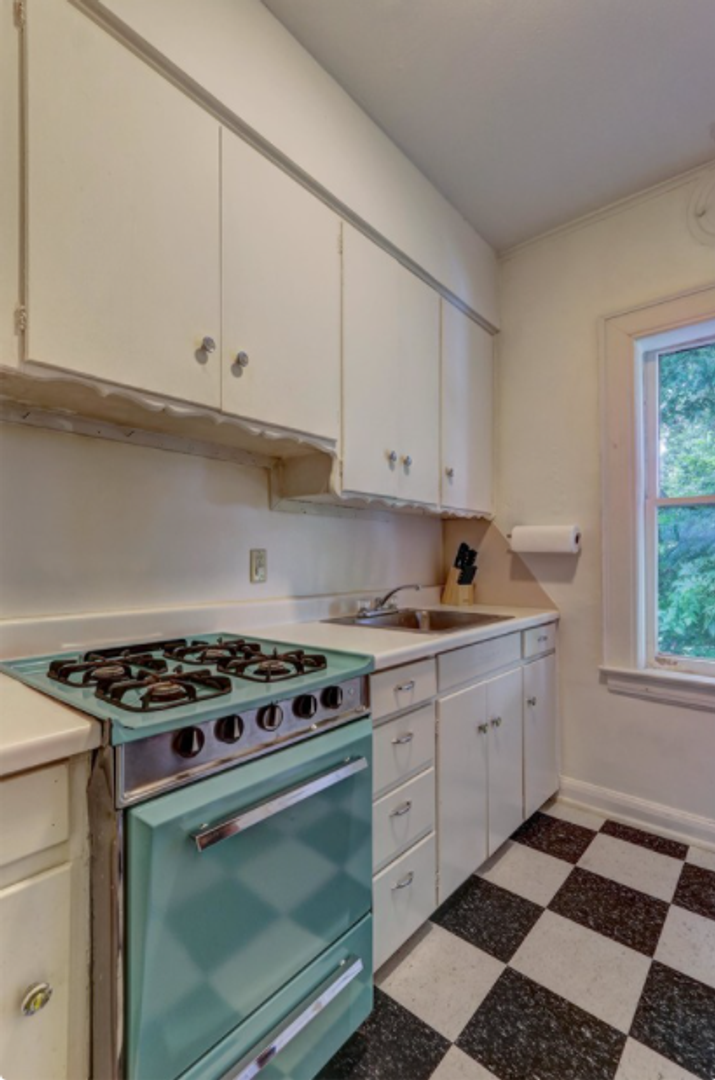 Oklahoma City Apartment: 402 NW 27th