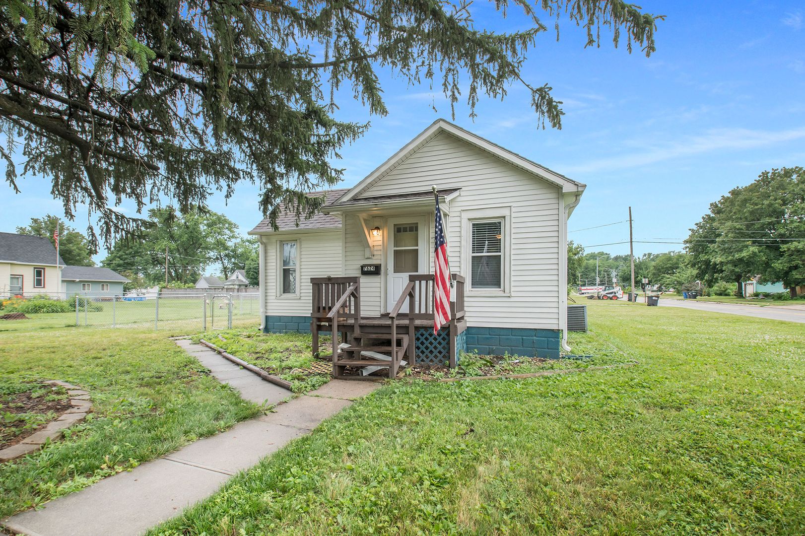 Omaha House: 7624 N 28th Ave
