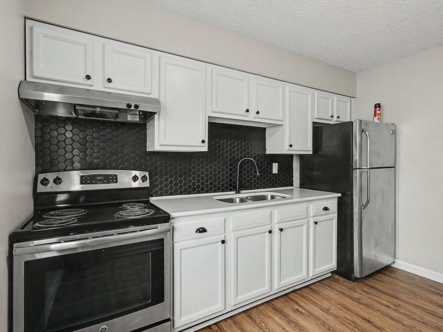 Omaha Apartment: 1130 S 31st Street