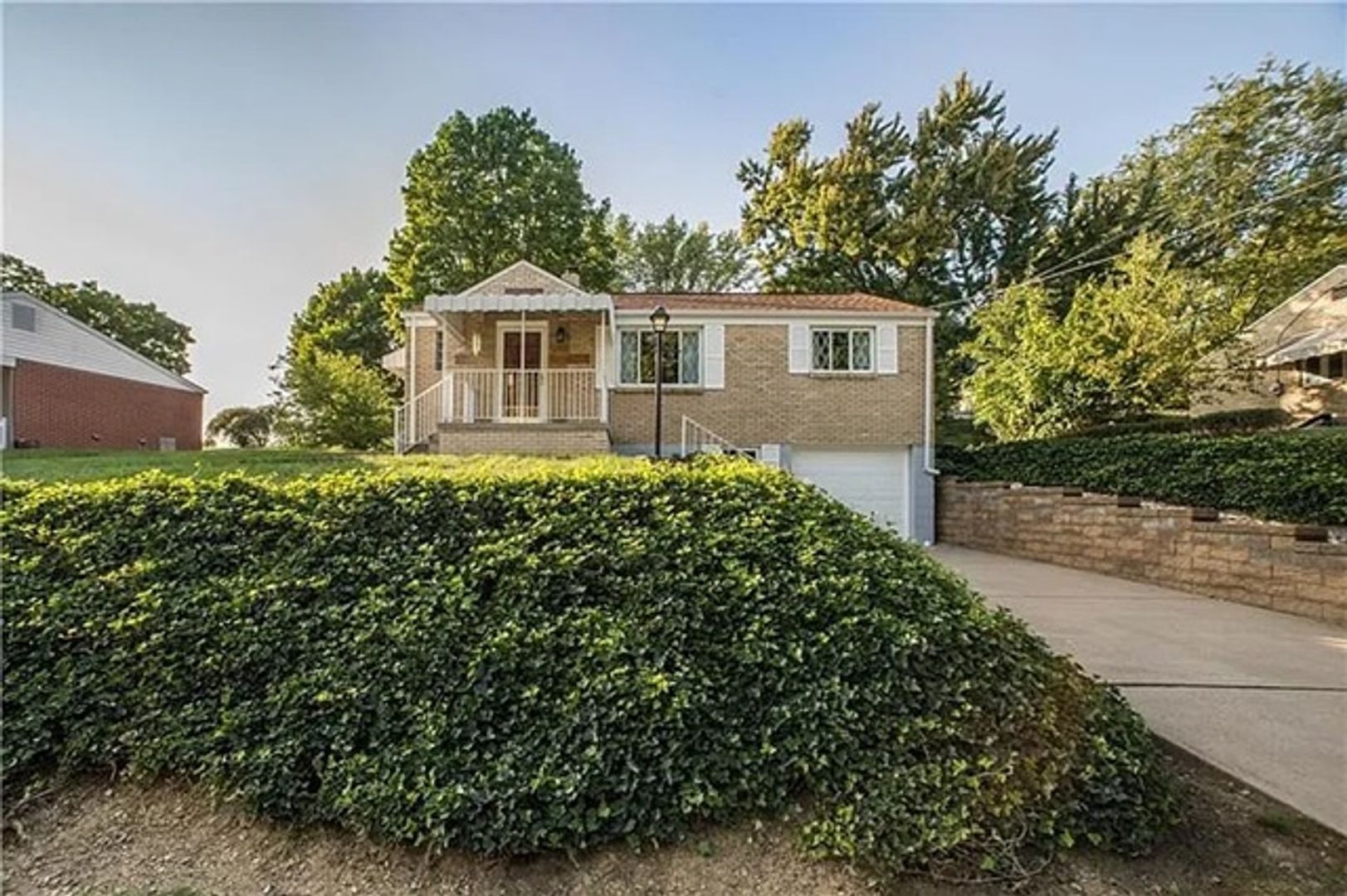 Coraopolis House: 17 Kenwood Dr