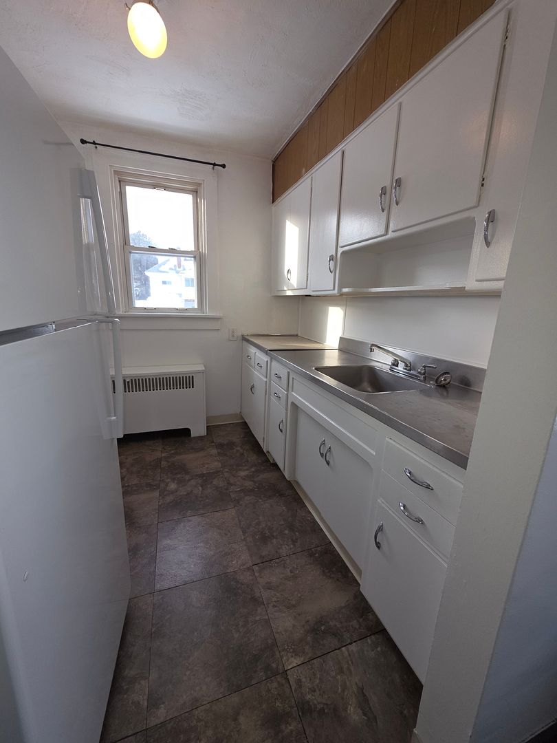 Mckees Rocks Apartment: 1122 9th Street