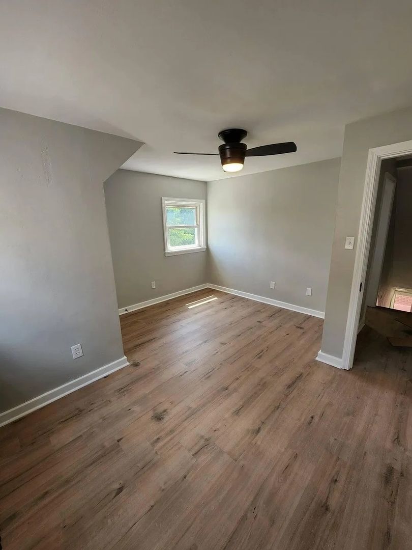 Pittsburgh Apartment: 3915 Mount Troy Road