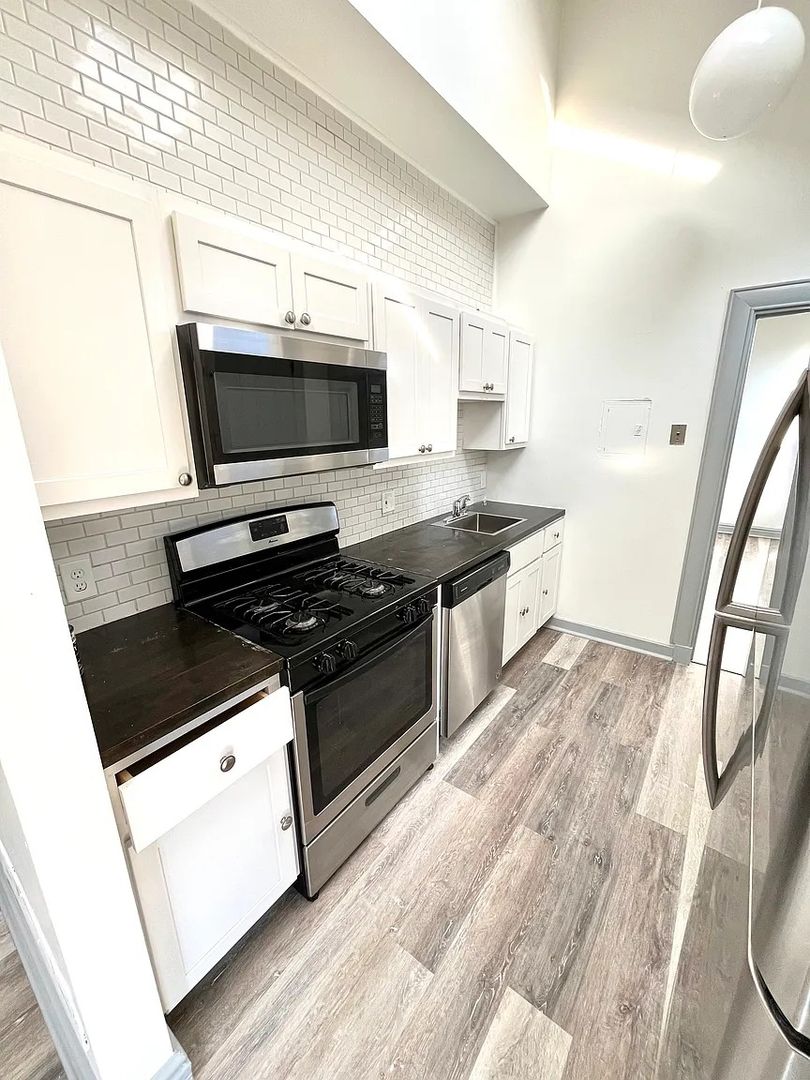 Pittsburgh Apartment: 1416 Sheffield Street
