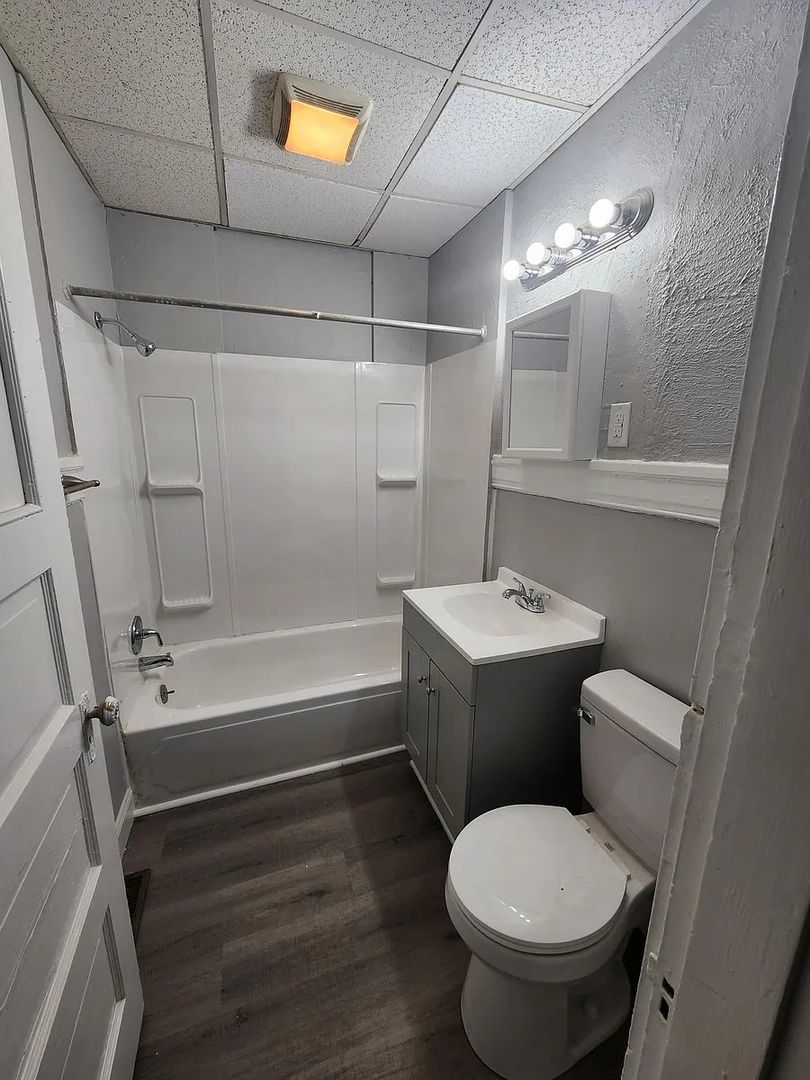 Pittsburgh Apartment: 3458 Fleming Ave
