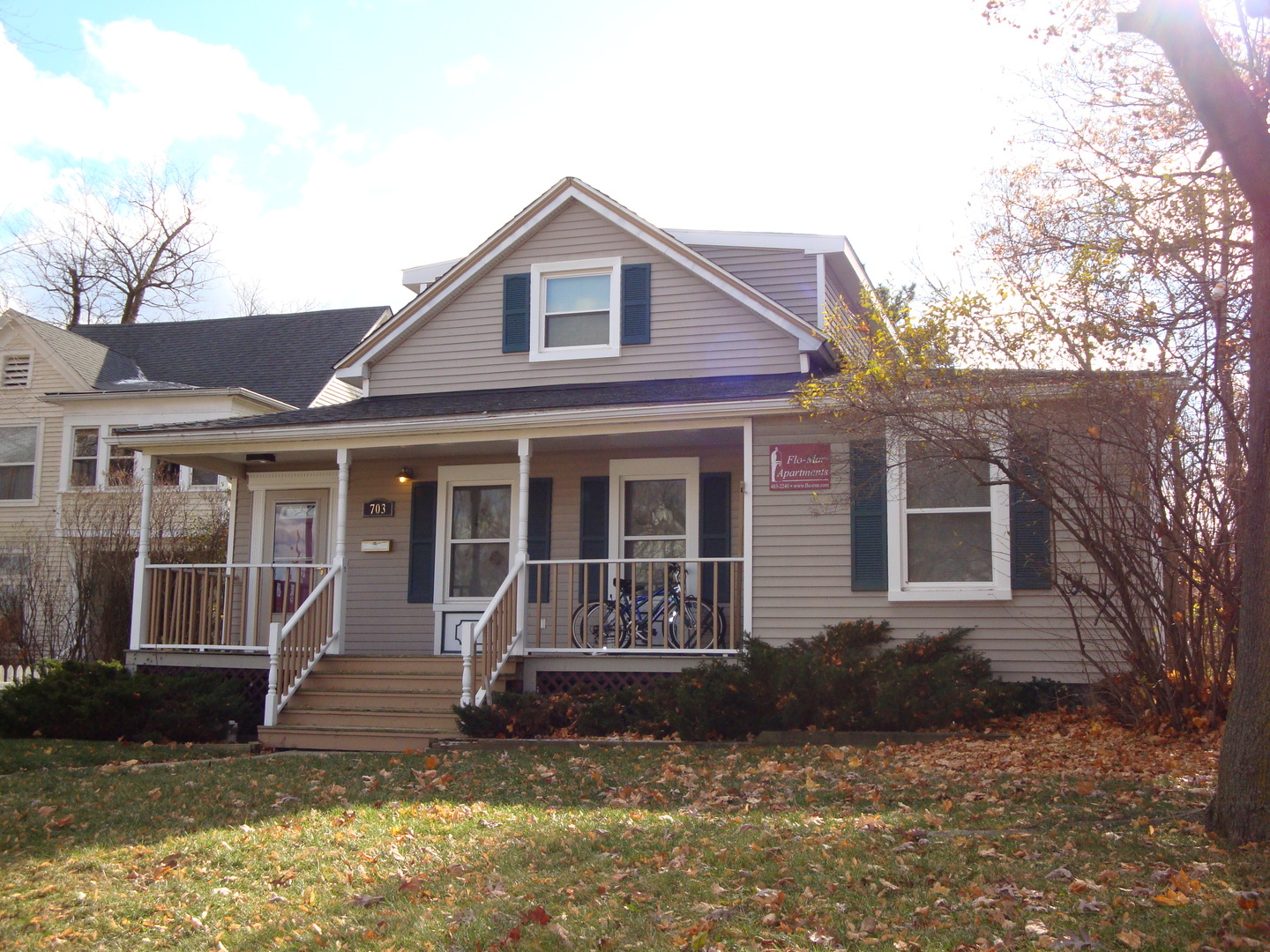 Ypsilanti Apartment: 703 Washtenaw