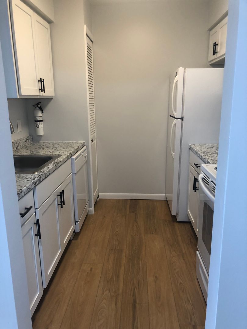 Ypsilanti Apartment: 2973 W. Clark Rd