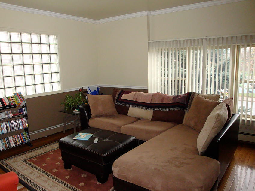 Ypsilanti Apartment: 811 Washtenaw Road