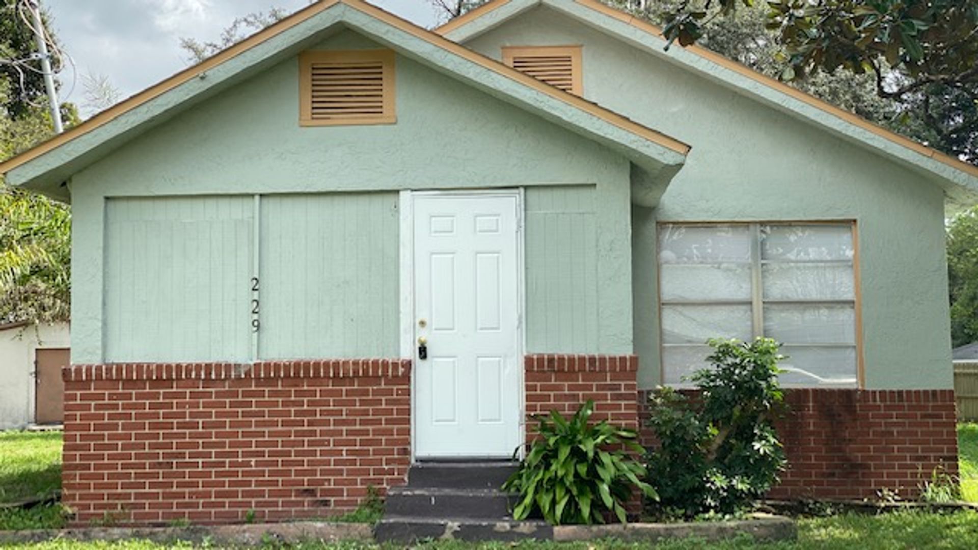 ORLANDO House: 229 S CANDLER AVE