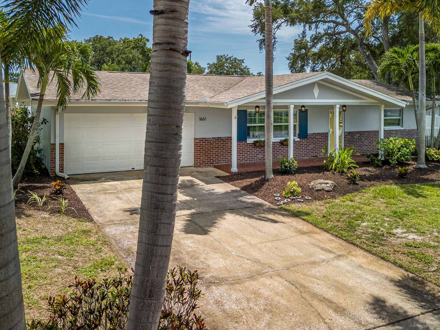 Clearwater House: 1661 Algonquin Drive