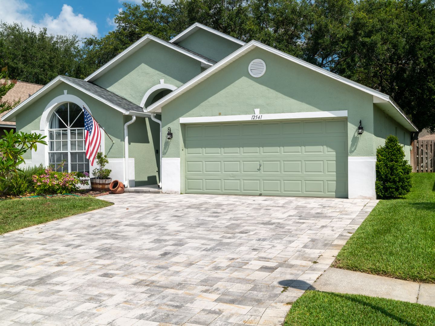 Tampa House: Blazing Star Drive 12541