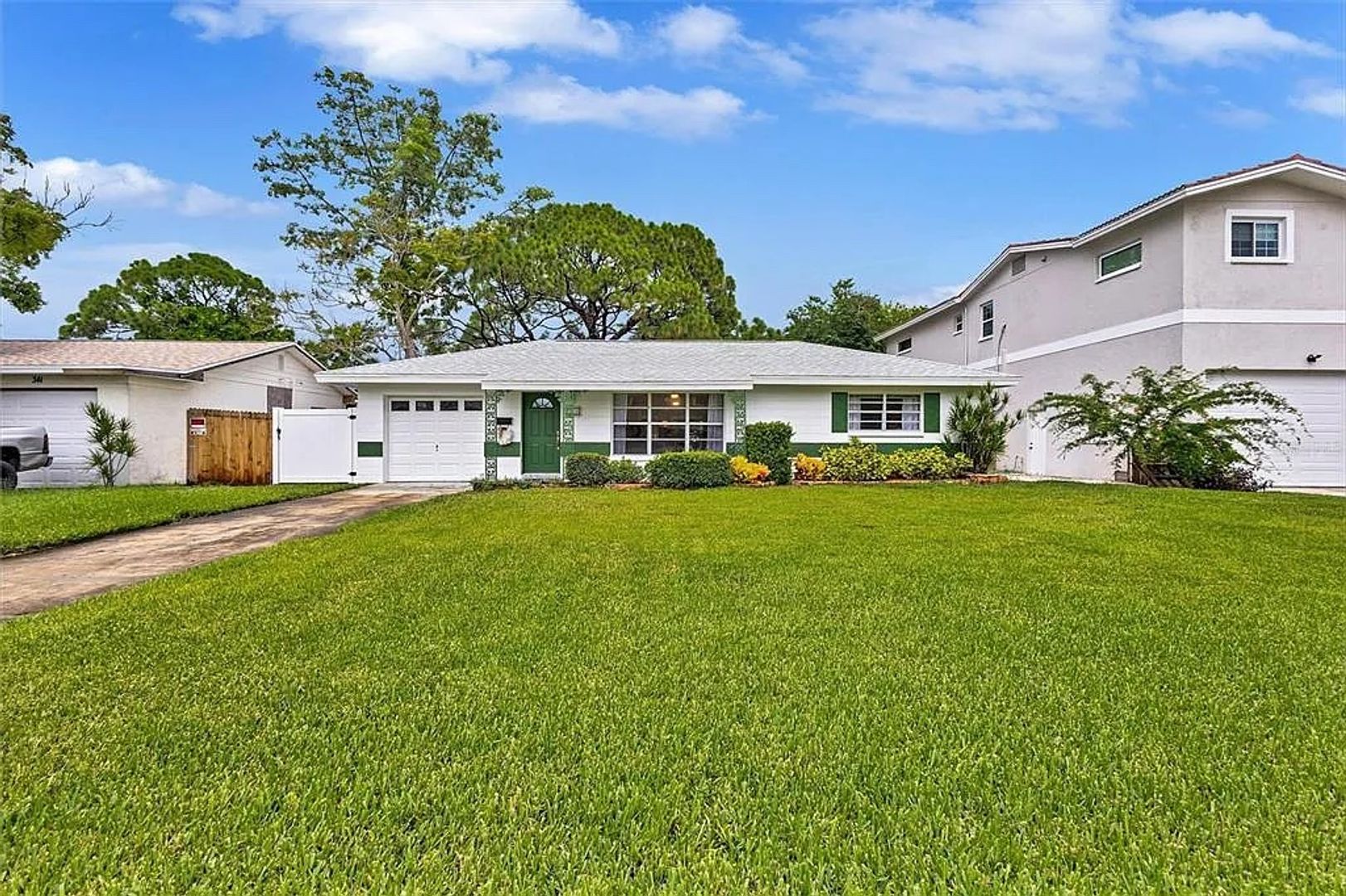 St Petersburg House: 349 89th Ave NE