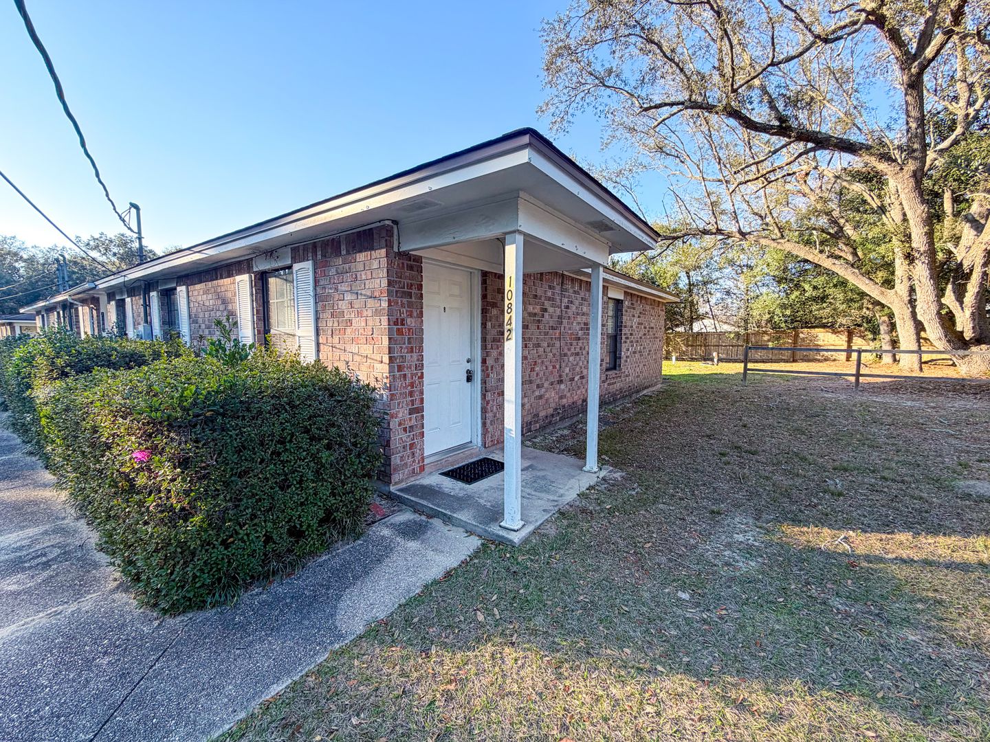 Pensacola House: 10842 W Hwy 98