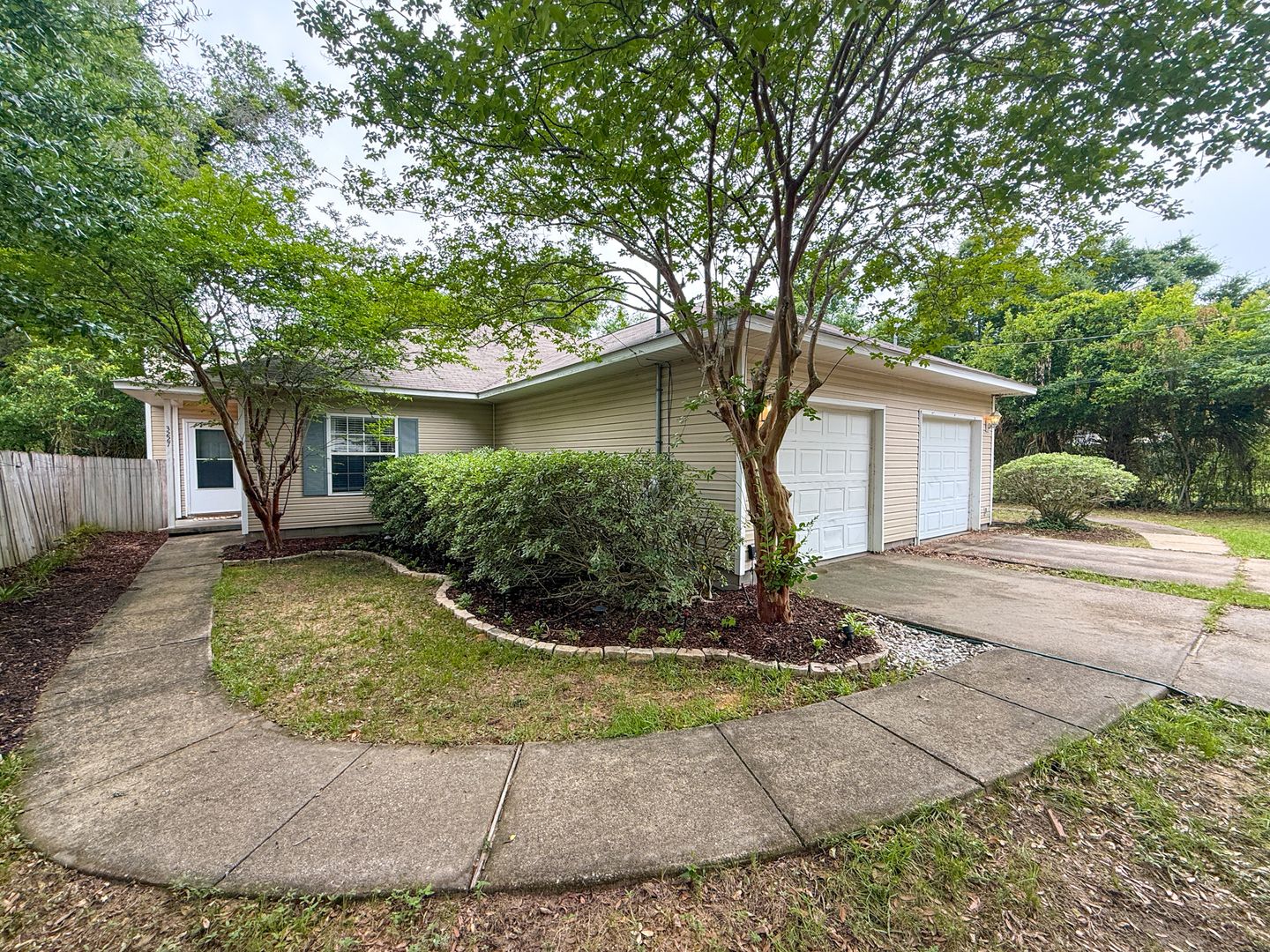 Pensacola House: 3227 E Gonzalez St.