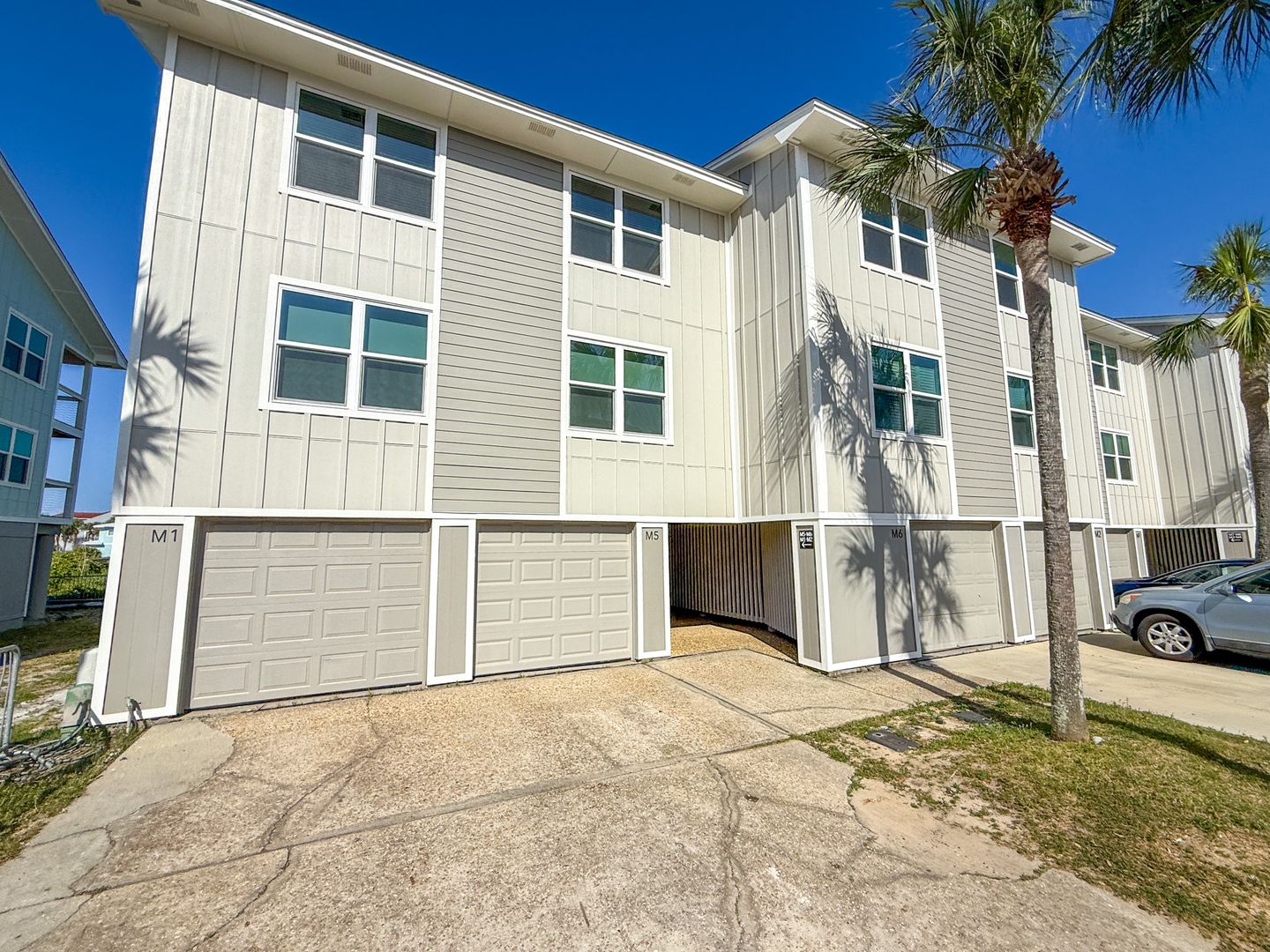 Gulf Breeze Condo: 200 Pensacola Beach Road