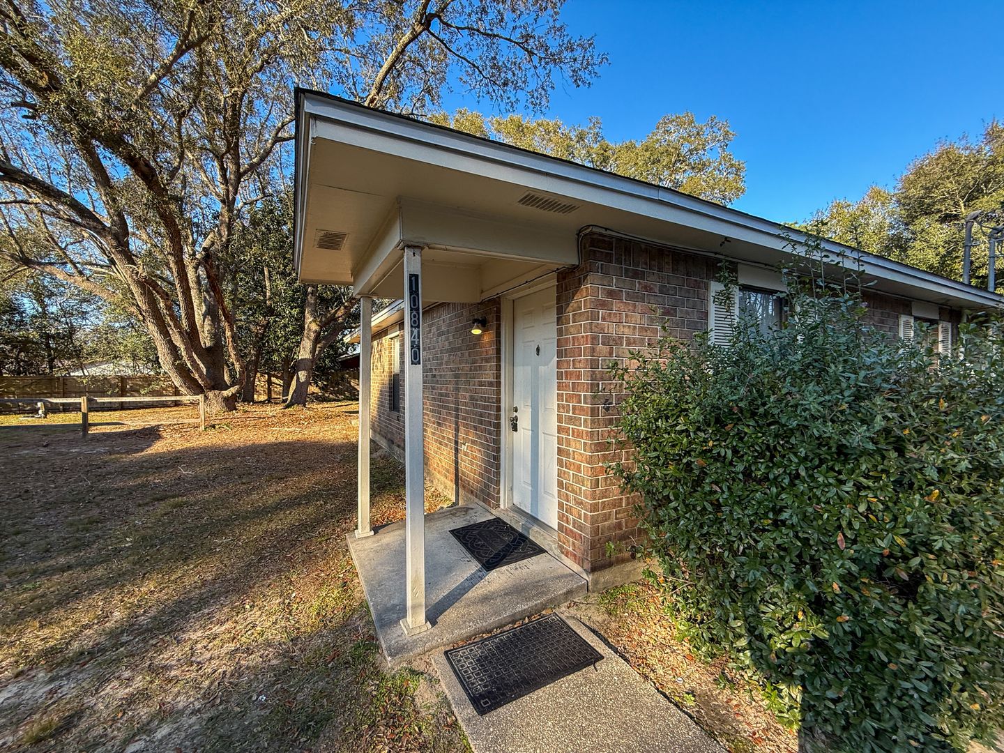 Pensacola House: 10840 W Hwy 98