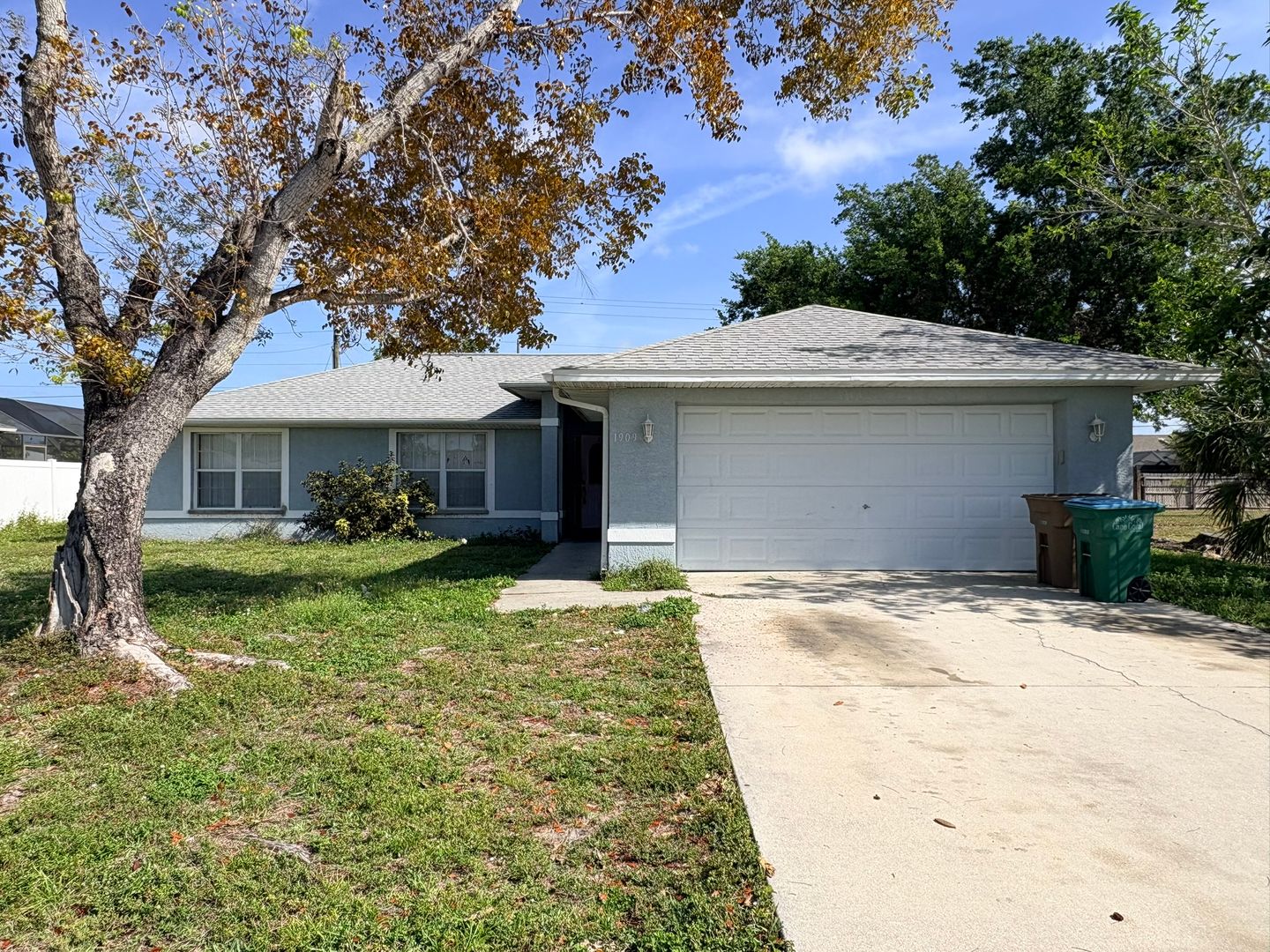 Cape Coral House: 1909 SE Van Loon Ter
