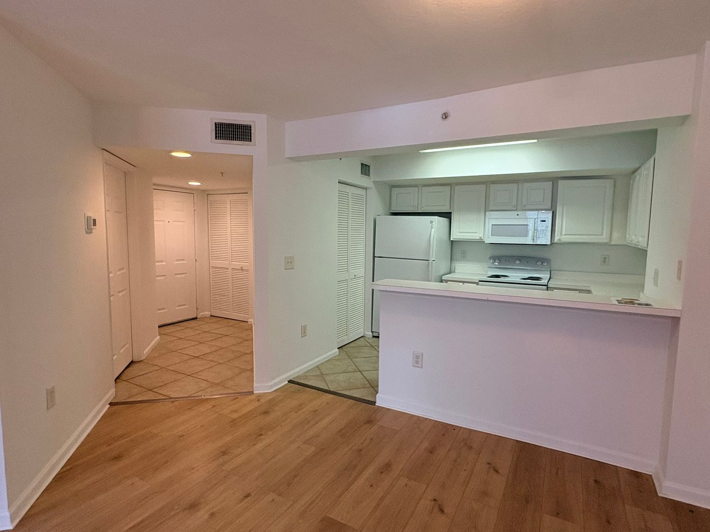 Fort Myers Apartment: 4127 RESIDENCE DR 411