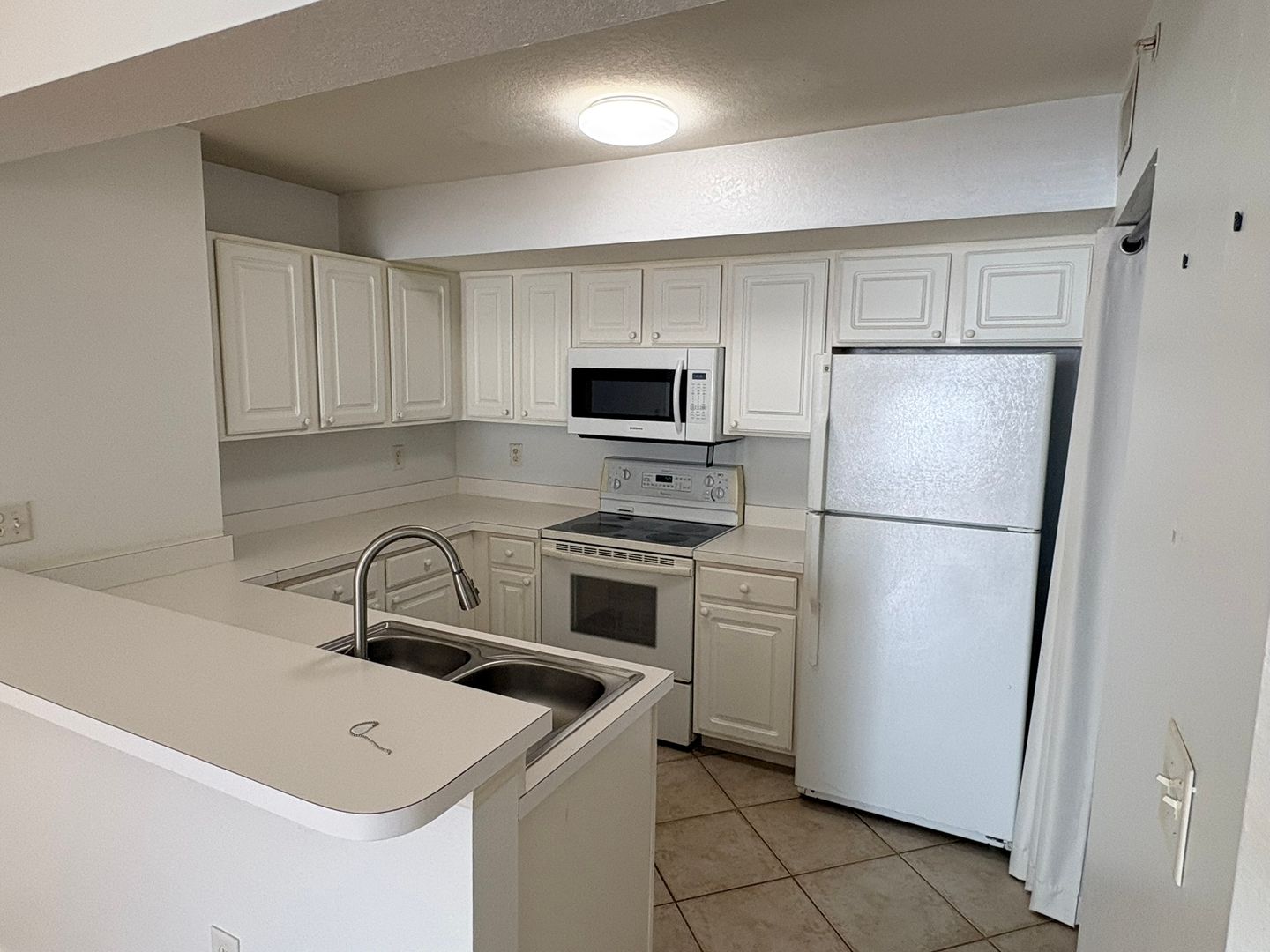 Fort Myers Condo: 4113 Residence Dr 213