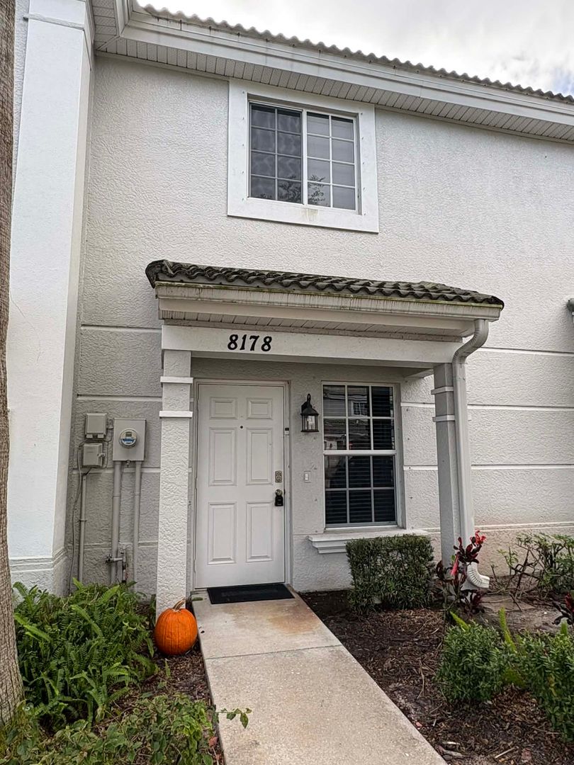 Fort Myers House: 8178 Pacific Beach Dr