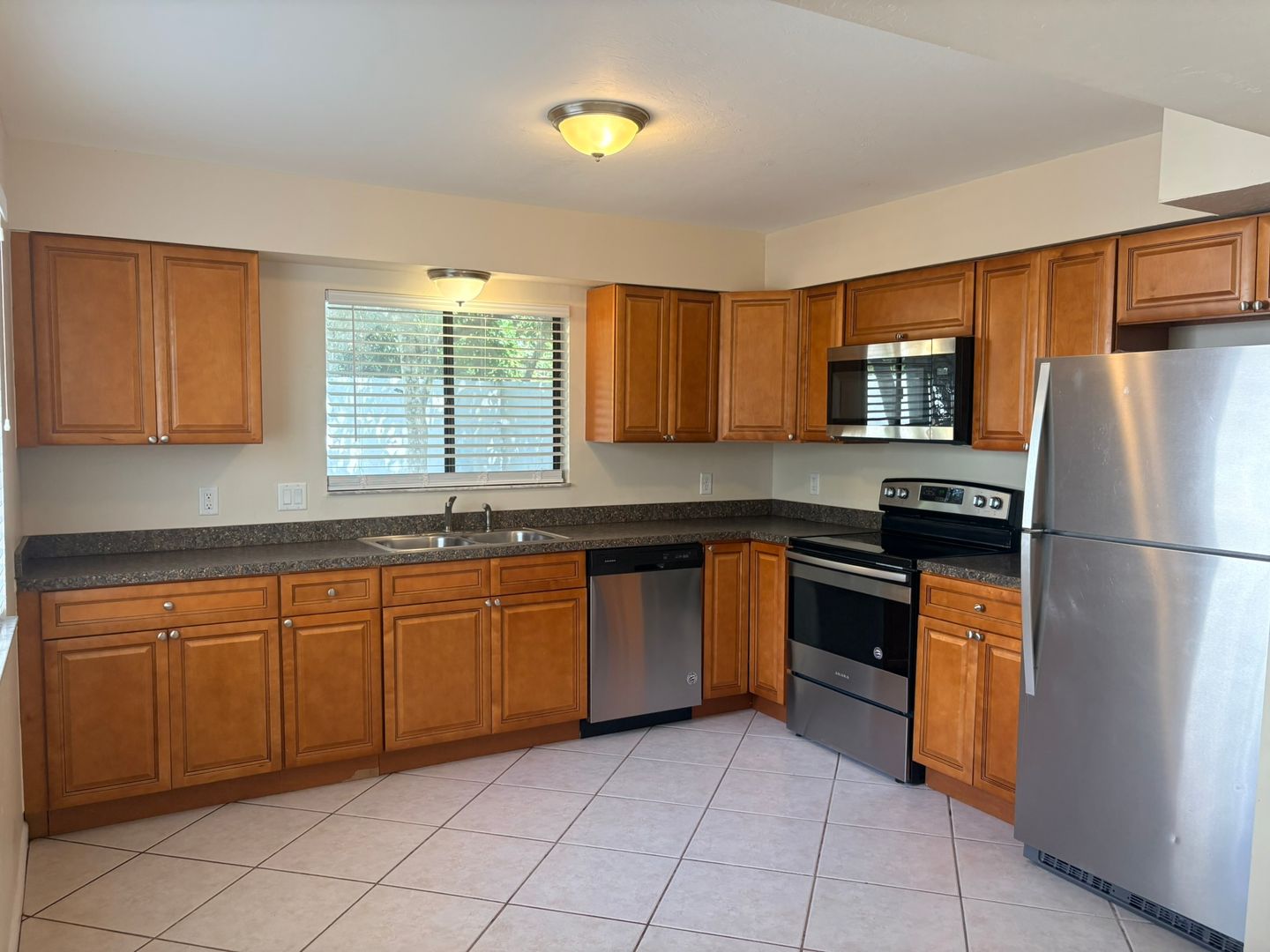 Fort Myers Townhome: 11929 Corinne Lee Ct # 102