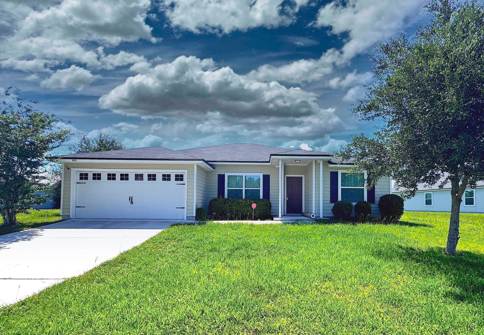 Jacksonville House: 8224 Golden Bamboo Drive