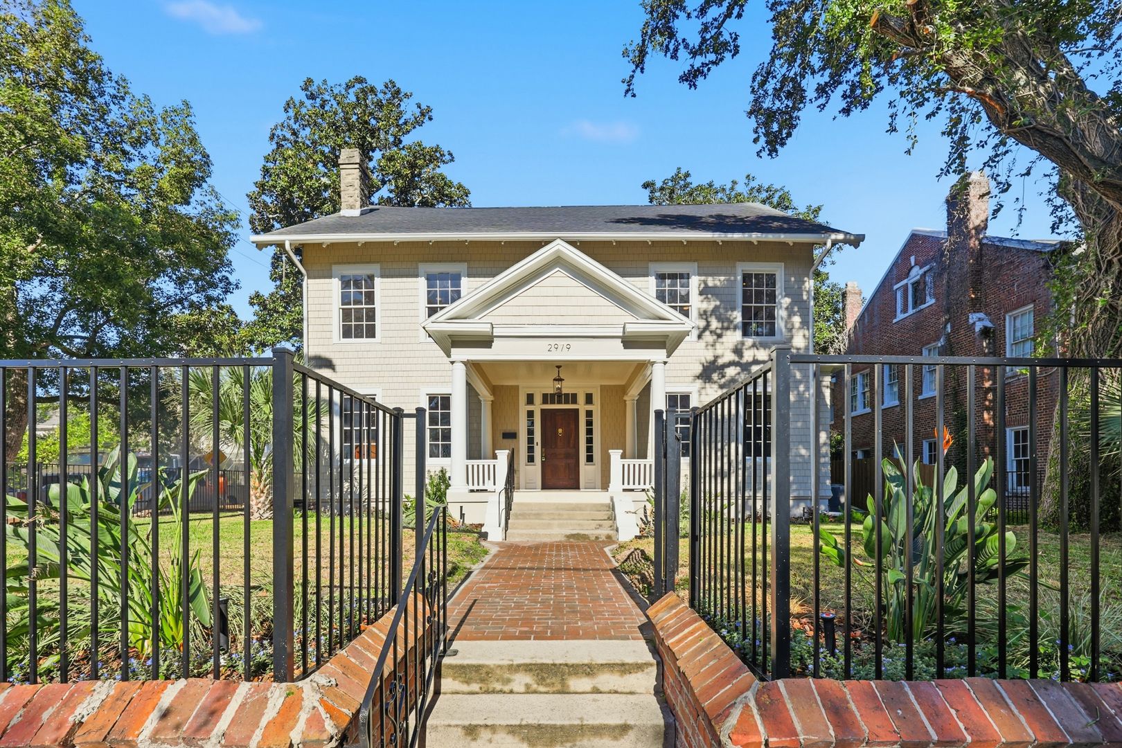 Jacksonville House: 2979 St Johns Ave