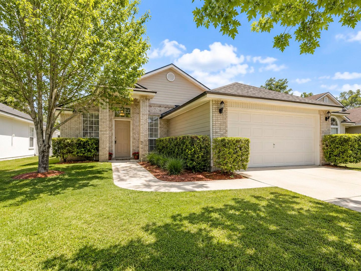 St Johns House: 760 S Lilac Loop
