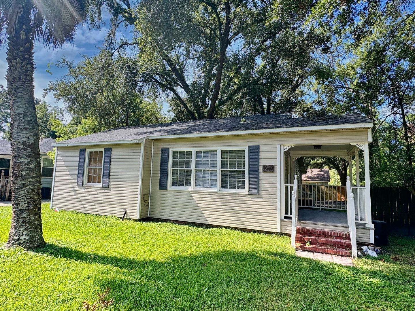 Jacksonville House: 1276 Menna Street