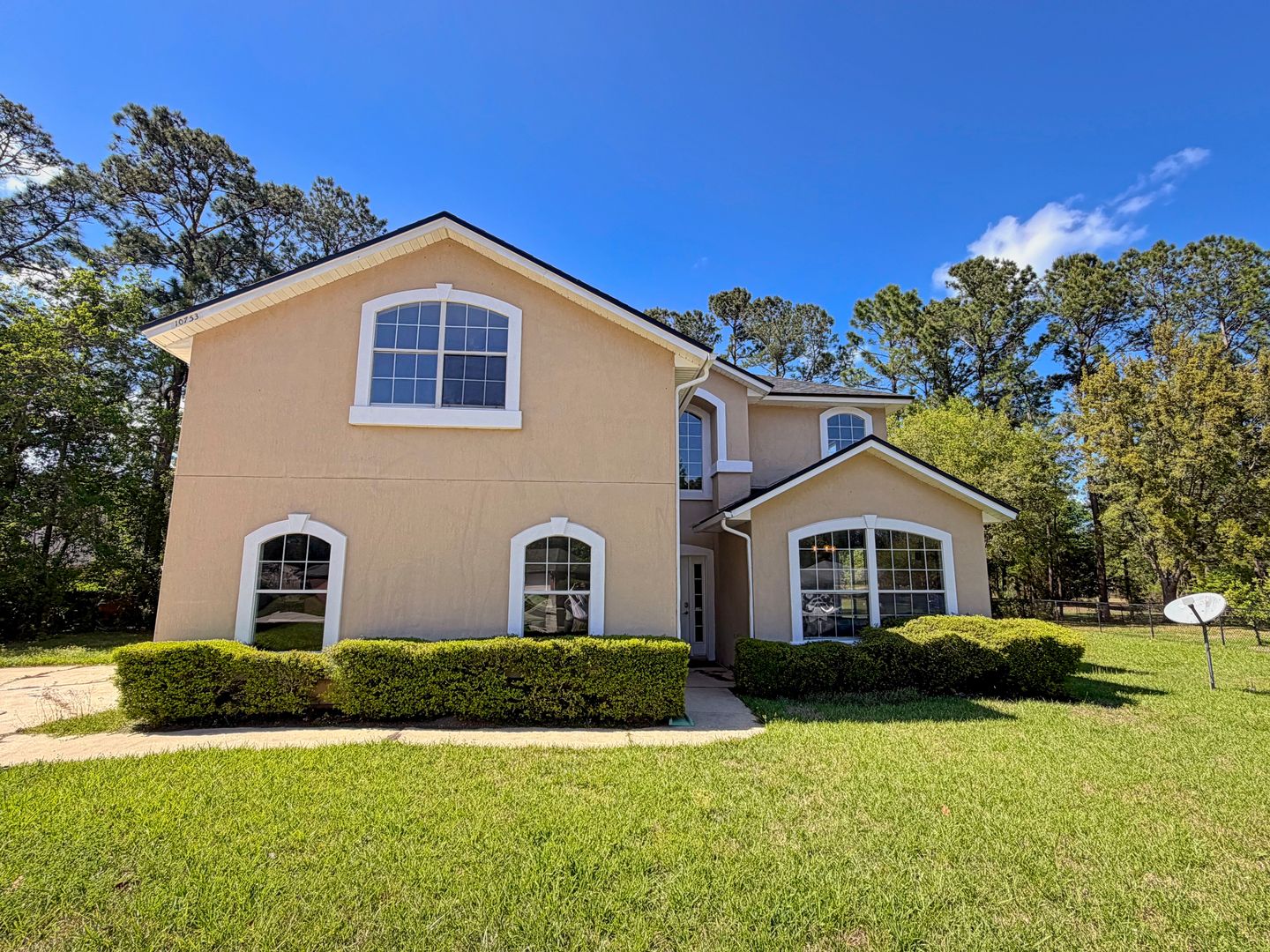 Jacksonville House: 10753 Long Cove Court