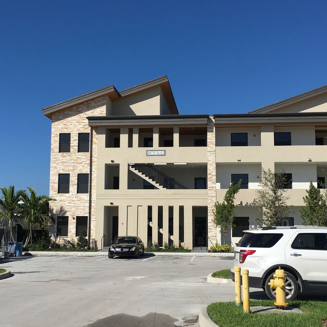 Doral House: 8045 NW 104 Ave #27