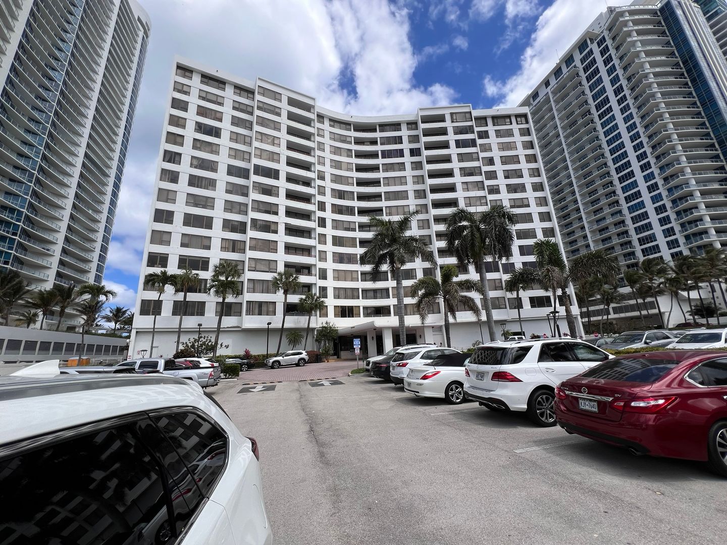 HOLLYWOOD Condo: 3505 S OCEAN DRIVE # 318