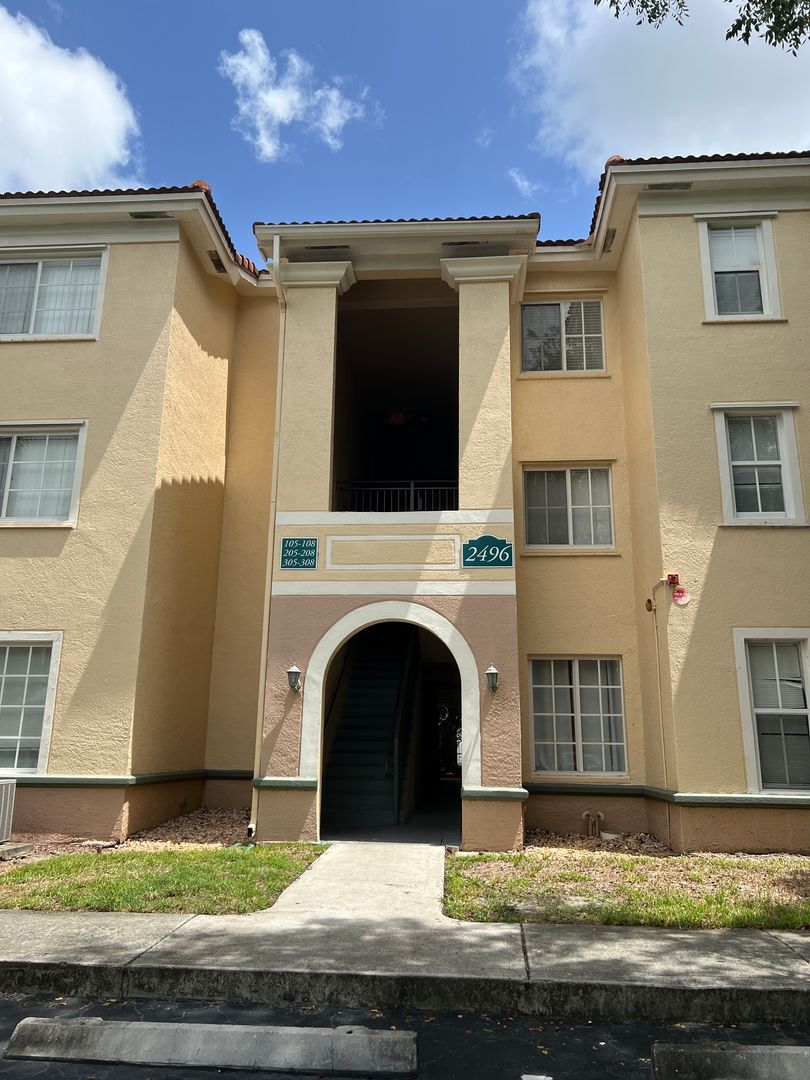 Miramar Condo: 2496 Centergate Drive Apt 205