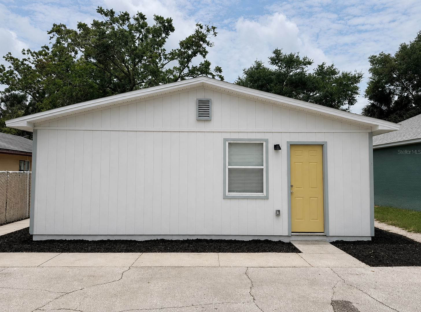 Lakeland House: 457 Kansas Ave