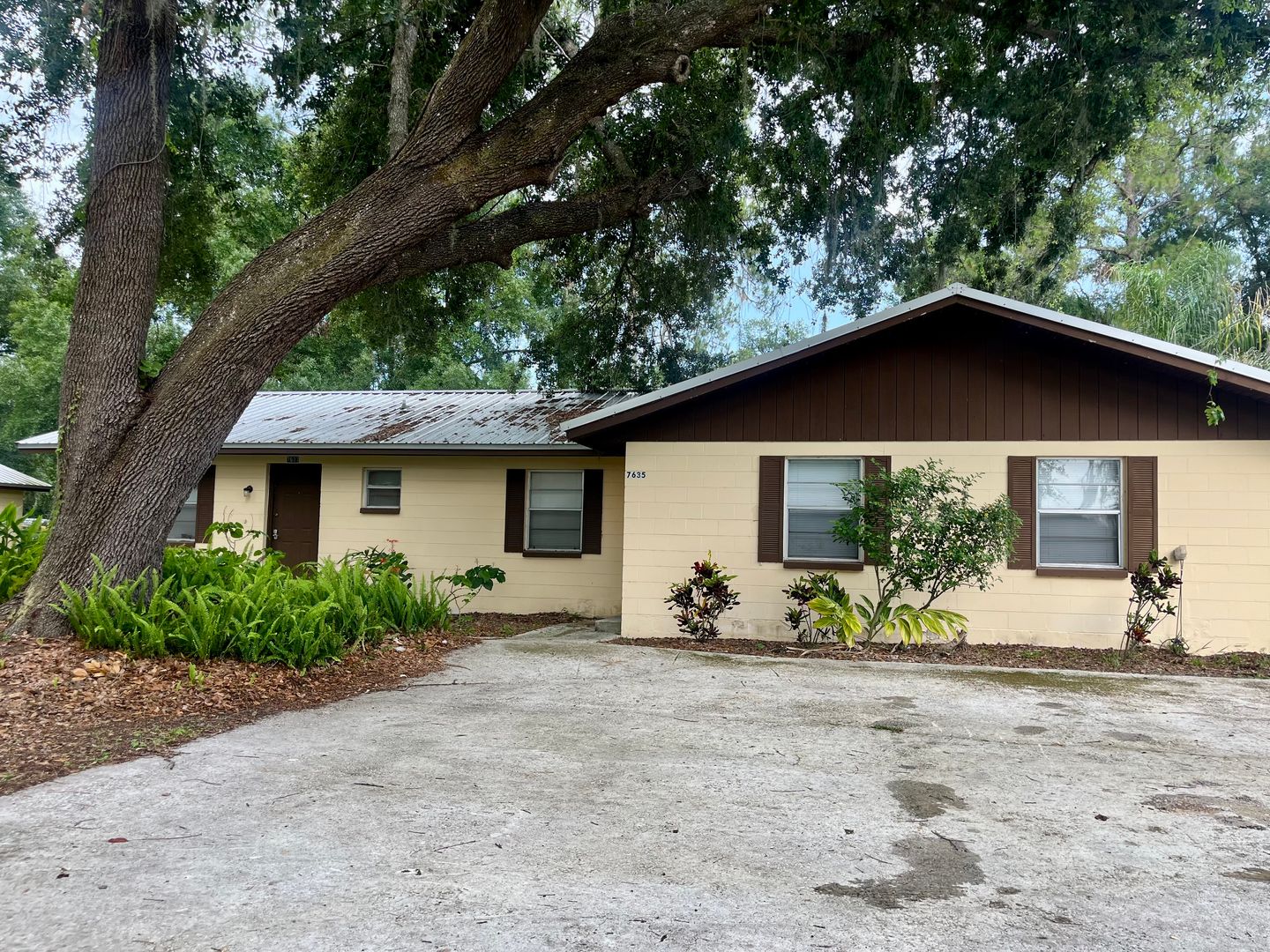 Lakeland House: 7635 Green Rd