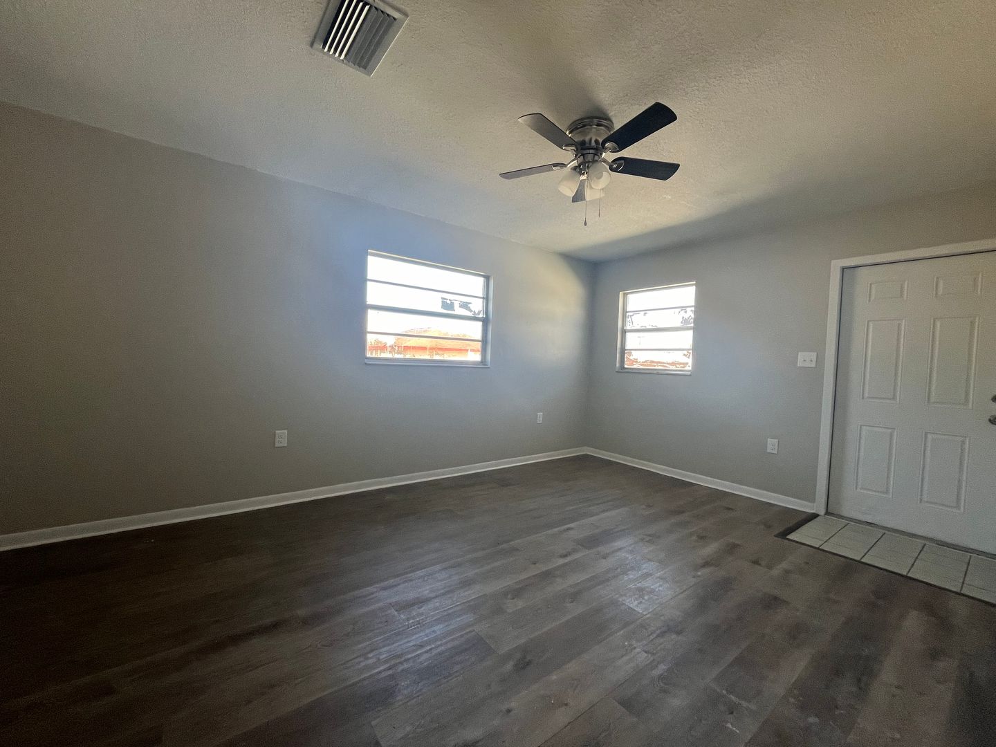 Plant City House: 1712 W House St. Unit B