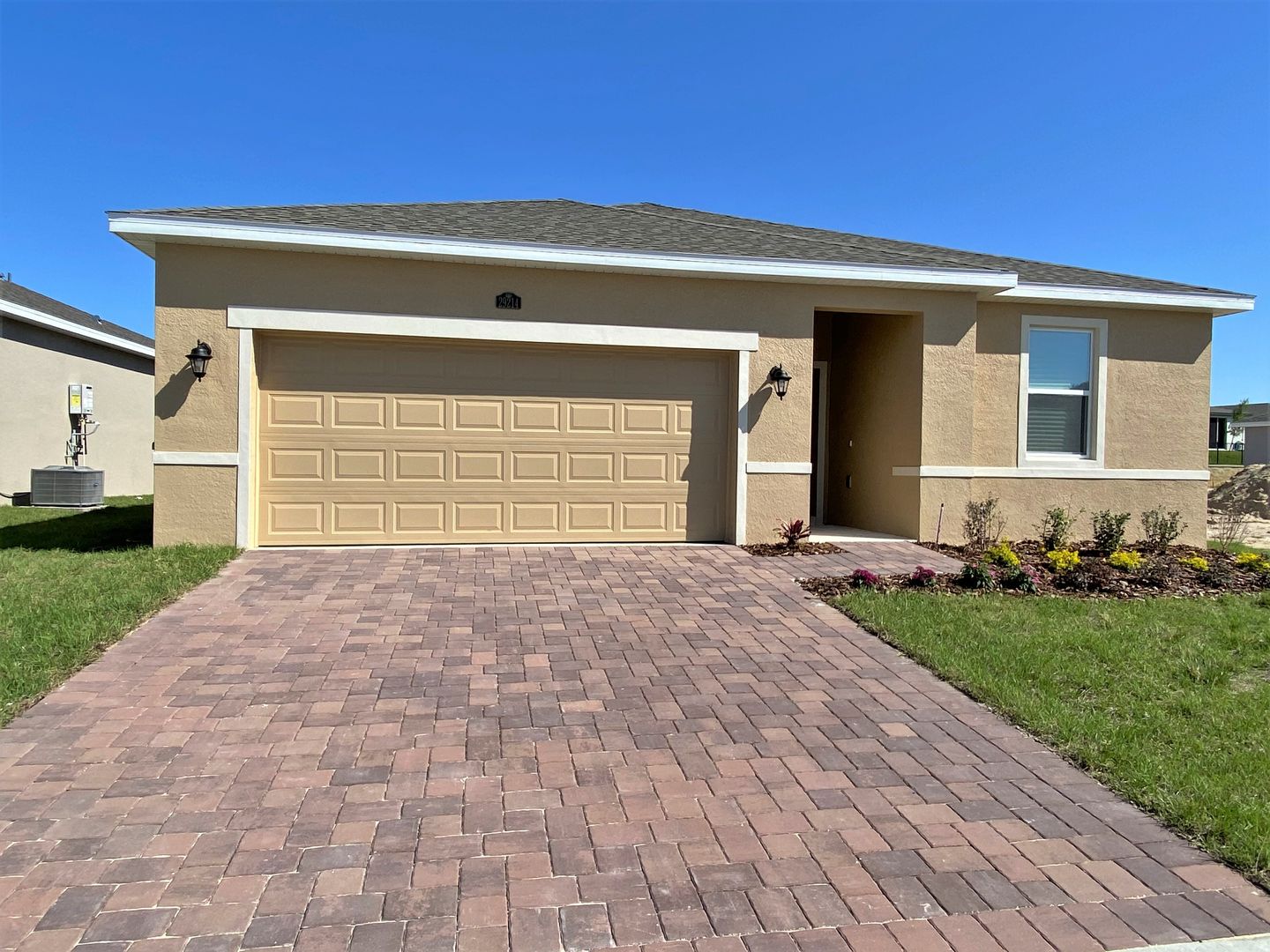 Leesburg House: 29214 Armoyan Blvd., Leesburg, FL 34748