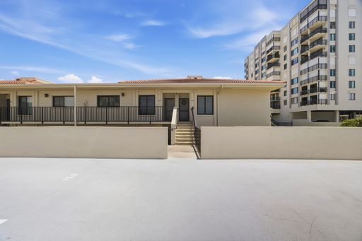 Waterfront Condo - 6 Month Lease – photo 1