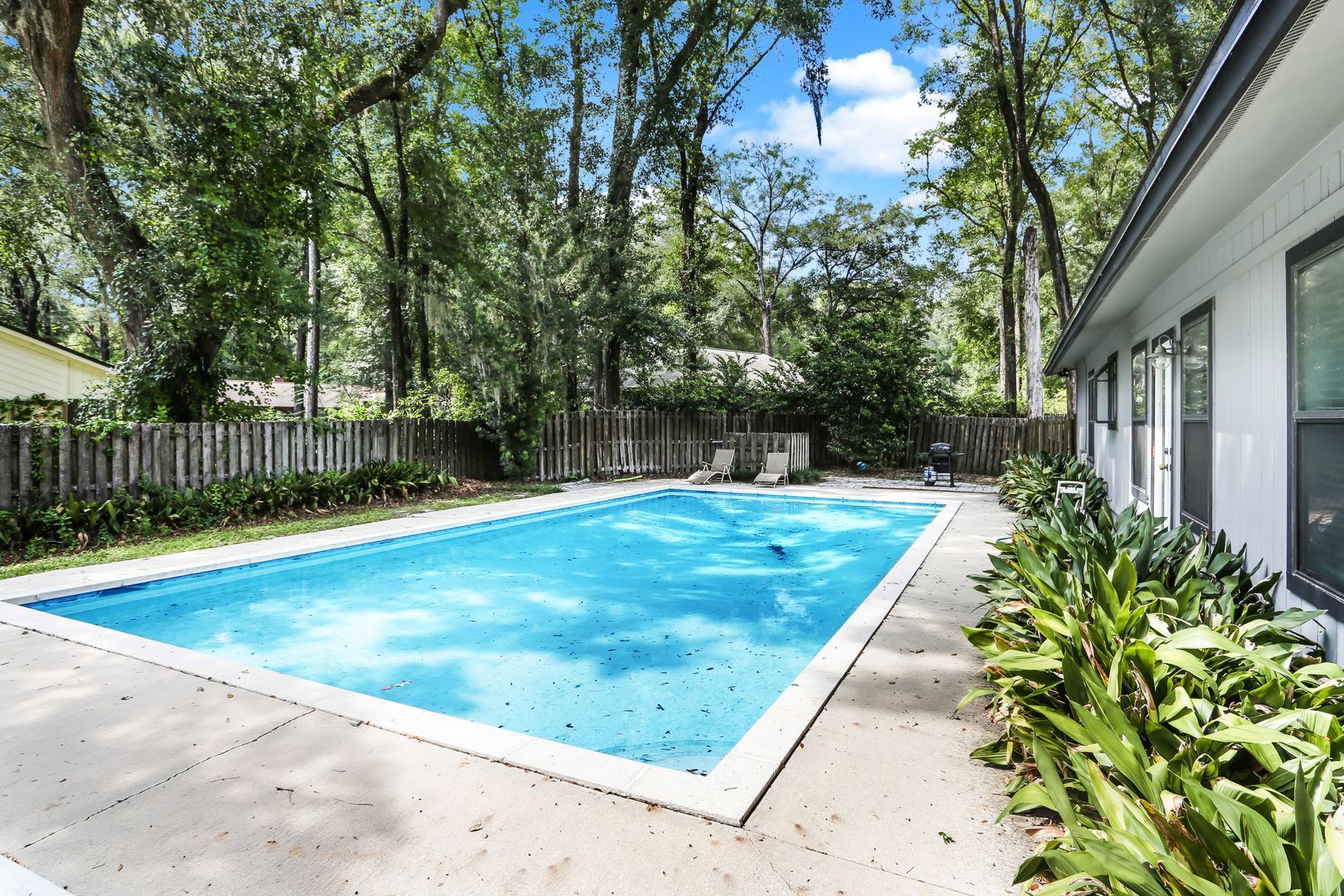 Gainesville House: 1826 SW 80th Dr