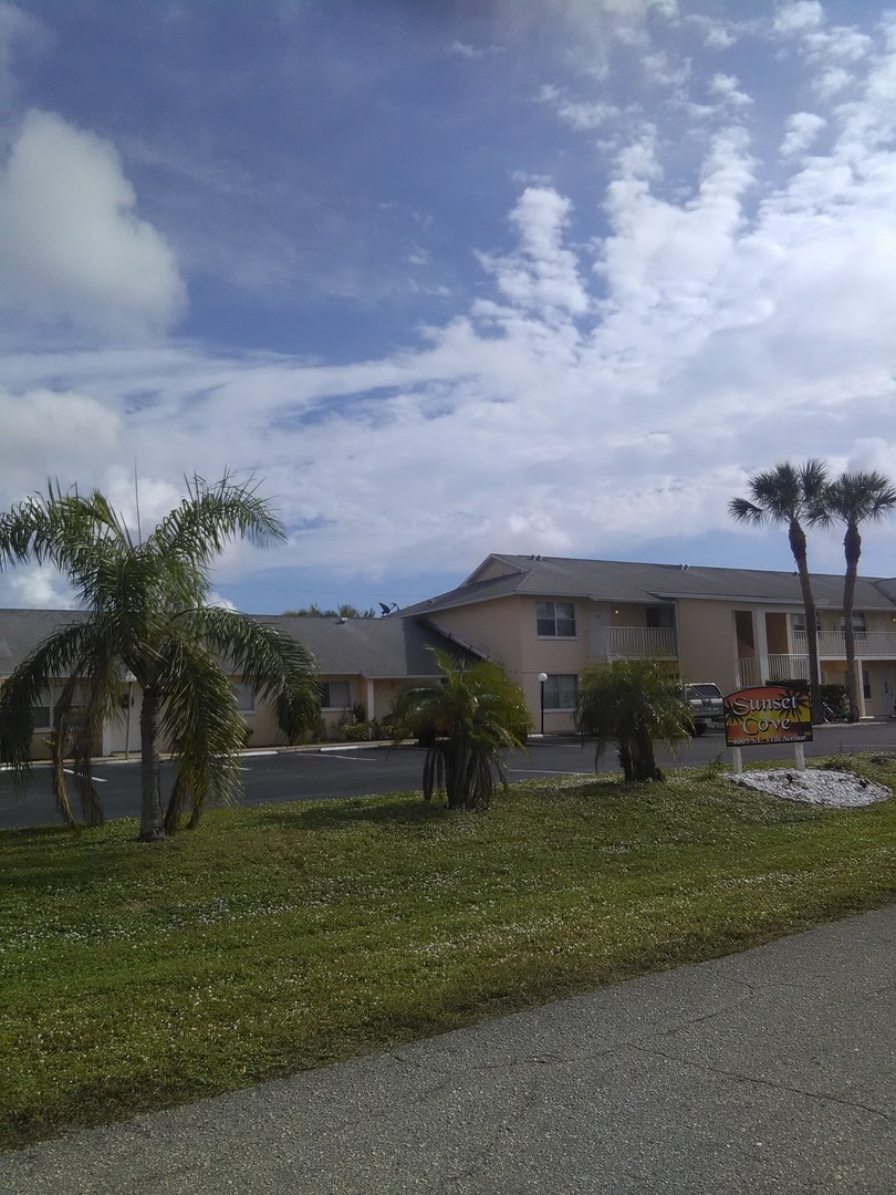 Cape Coral Apartment: 4009 SE 11th Ave
