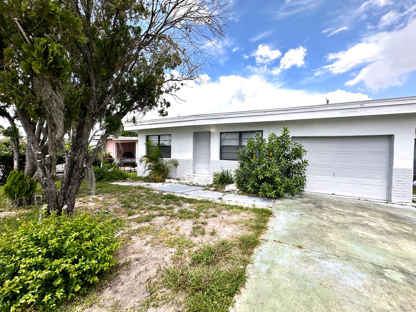 Fort Myers Apartment: 2117 Mitchell Ct